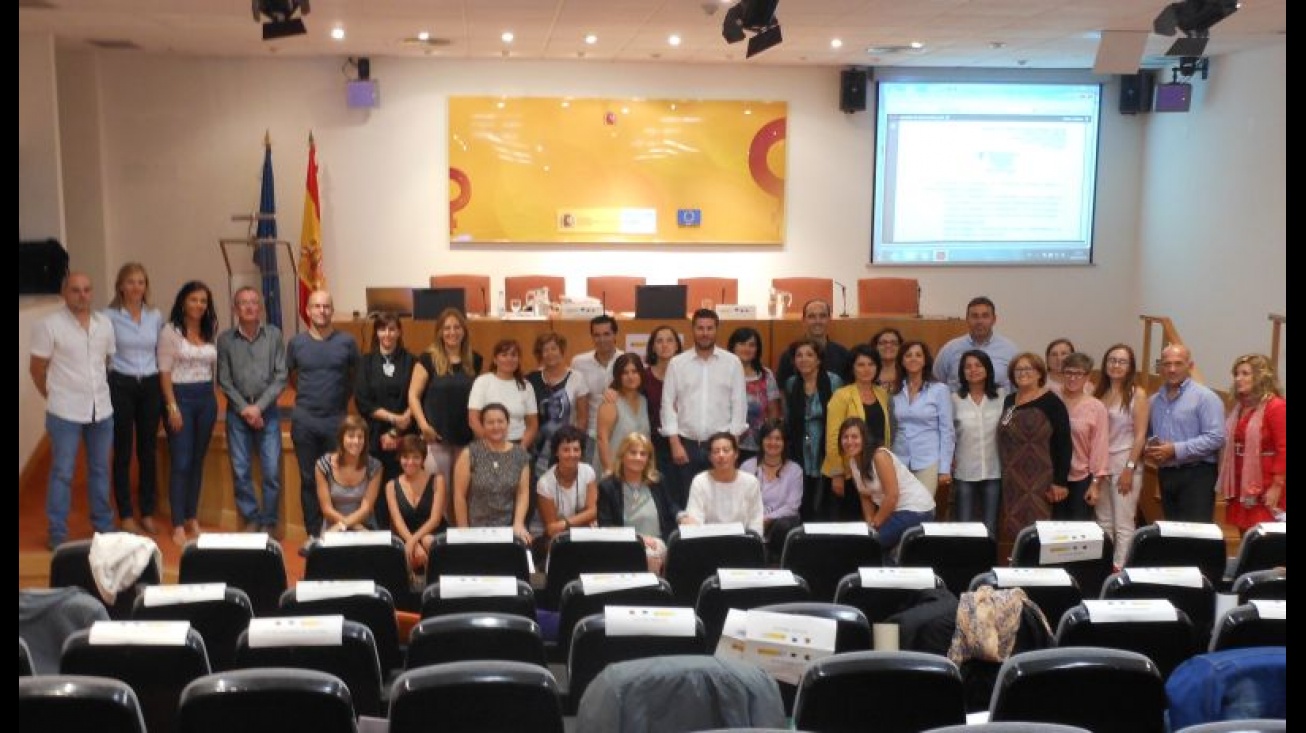 Asistentes a la comisión de seguimiento del programa Irene en el Instituto de la Mujer