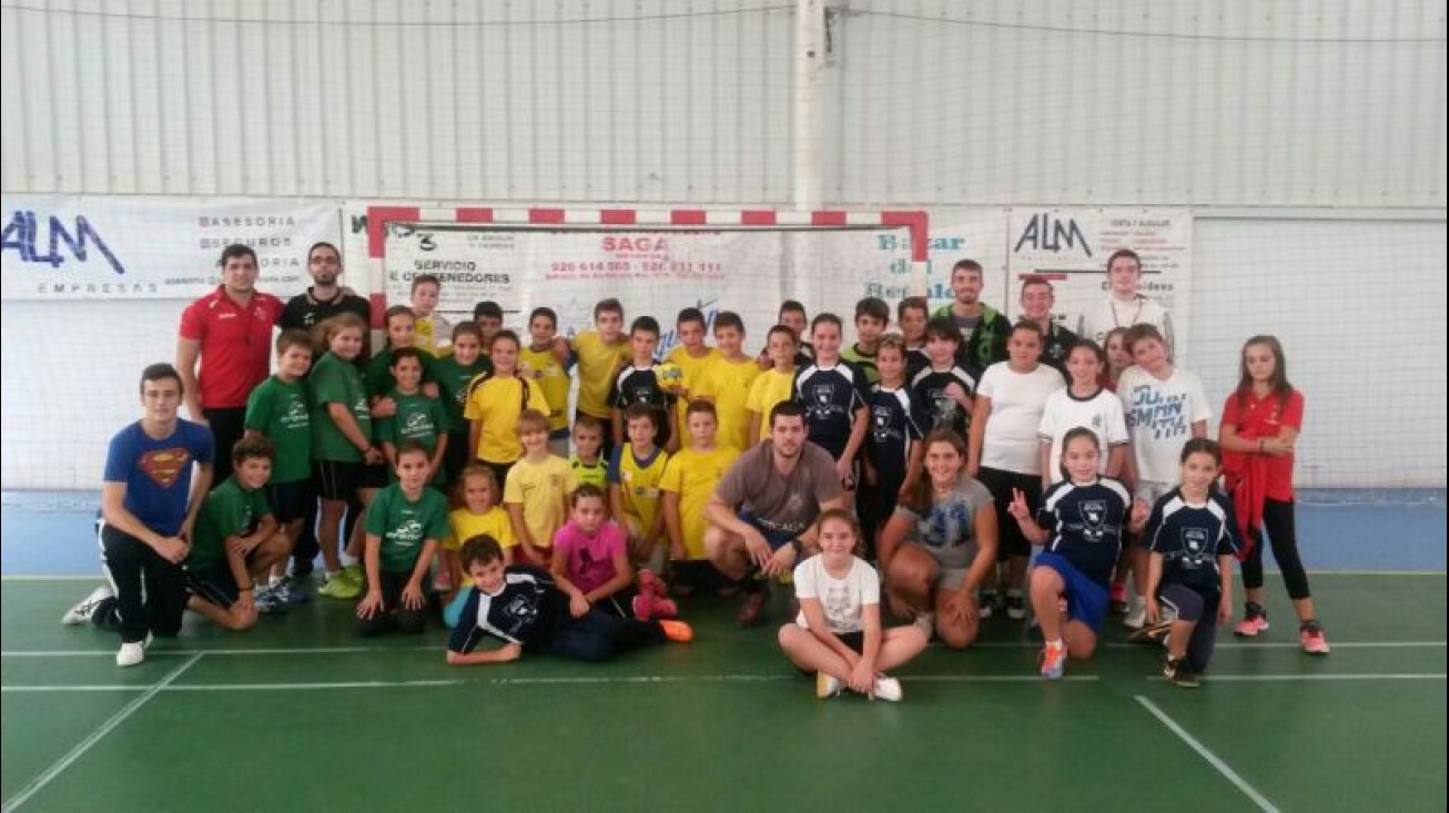 Participantes en la jornada de balonmano