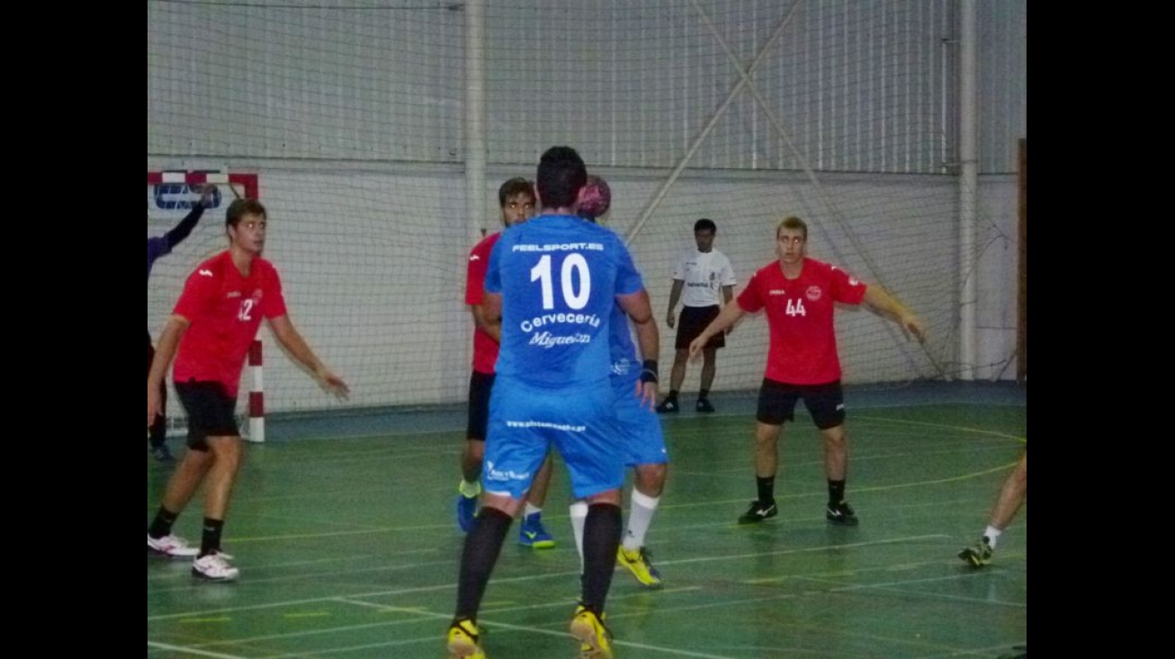 Javi Torre, dorsal 10, acribilló al Montequinto con 8 goles