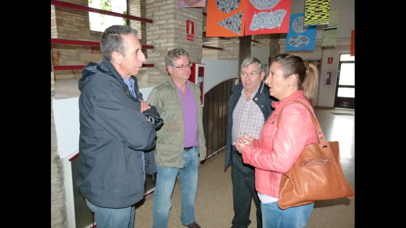 Lola Serna durante su visita al Instituto "Sotomayor"