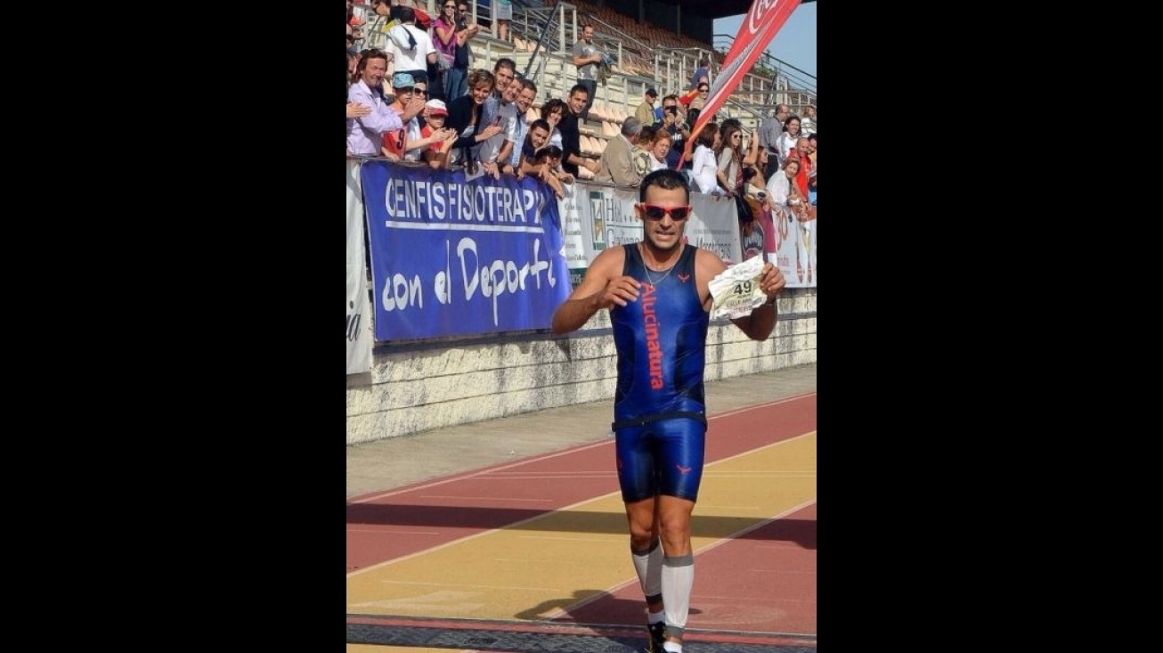 Jesús Calle en su entrada triunfal en la maratón de Ciudad Real