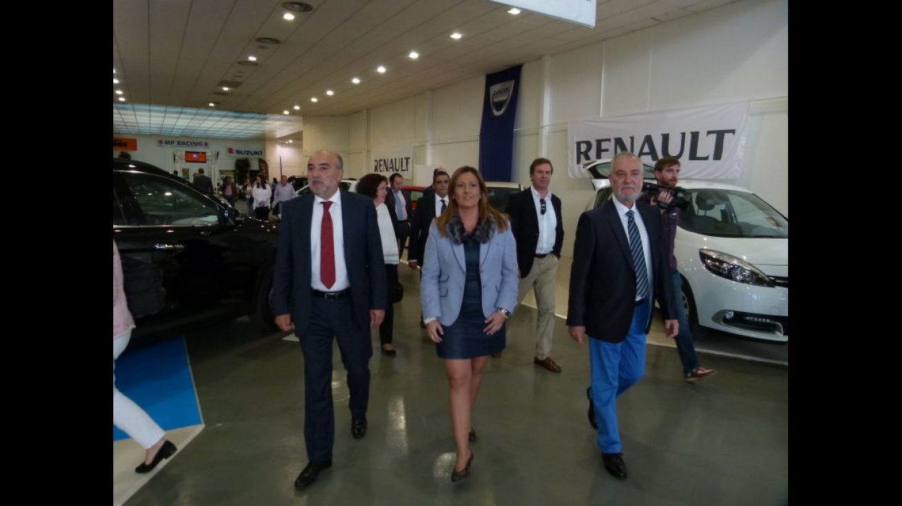 Recorrido inaugural de las autoridades