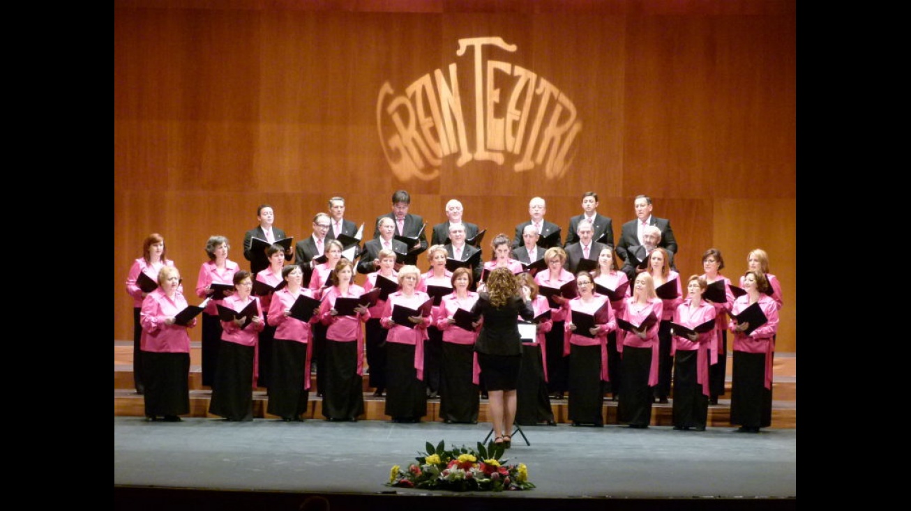 Actuación de la Coral "Mater Assumpta" durante el encuentro 2014