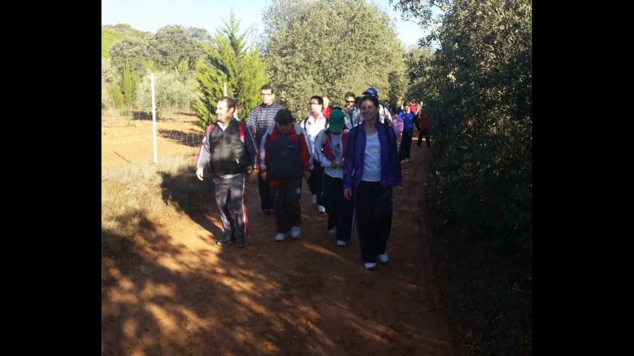 Participantes manzanareños en la ruta senderista