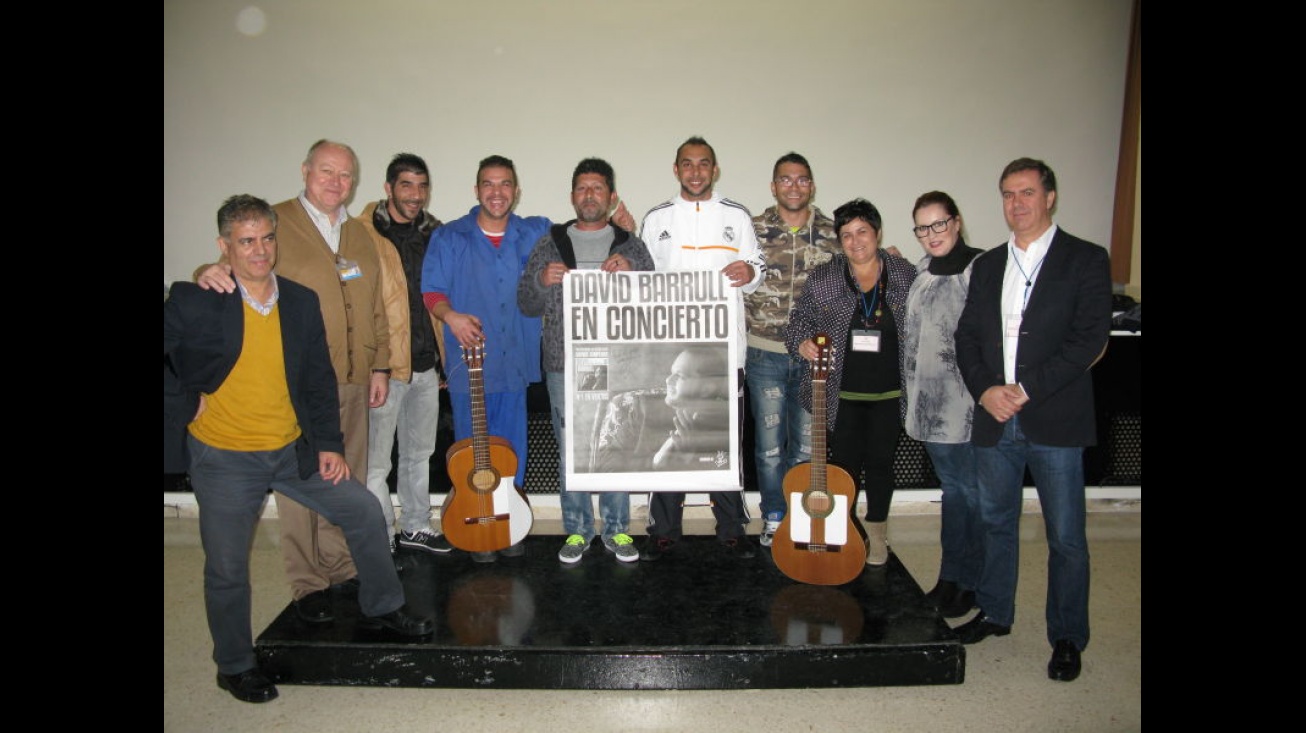 Entrega del póster al grupo Éxodo en Herrera de La Mancha