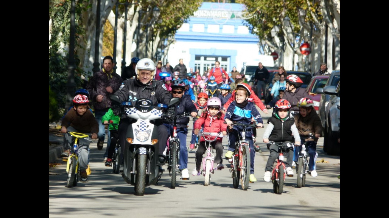 Cabeza de la marcha infantil celebrada por la mañana