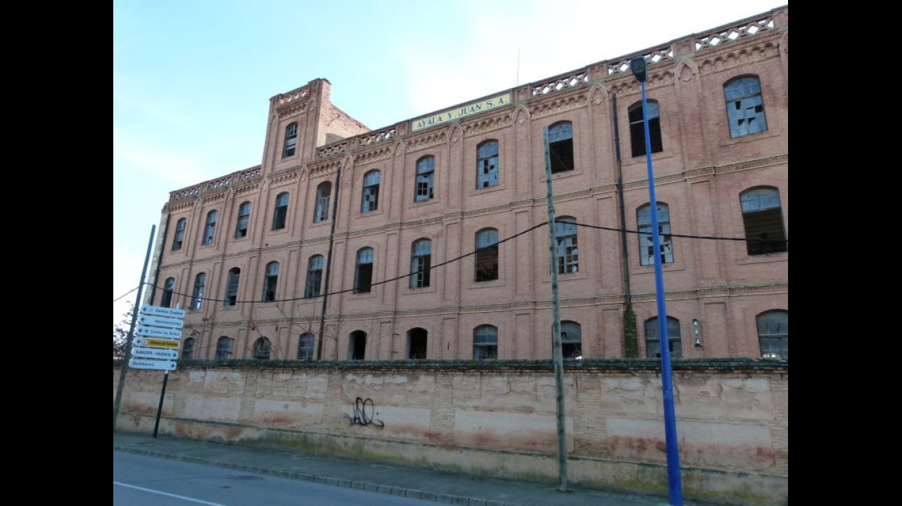 Estado actual del edificio principal de la fábrica de harinas