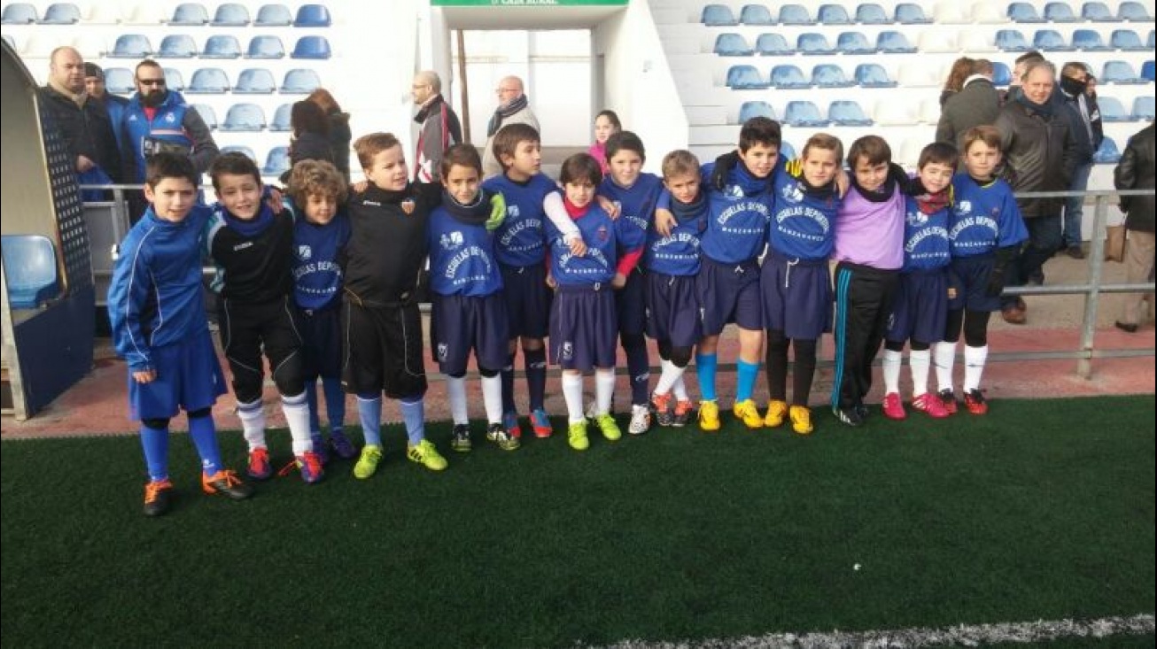 Uno de los equipos de la escuela de fútbol de Manzanares