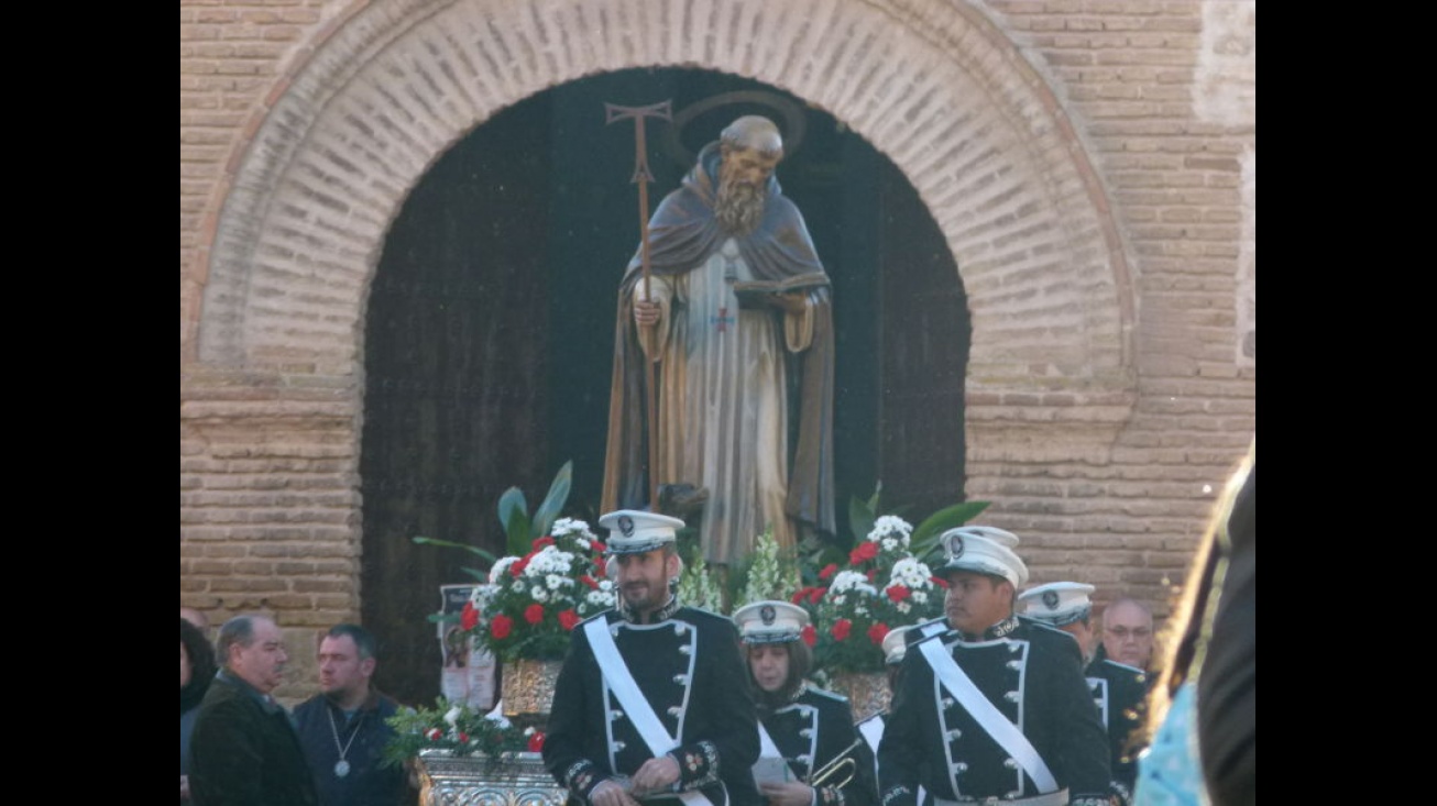 Salida del santo en procesión desde su ermita