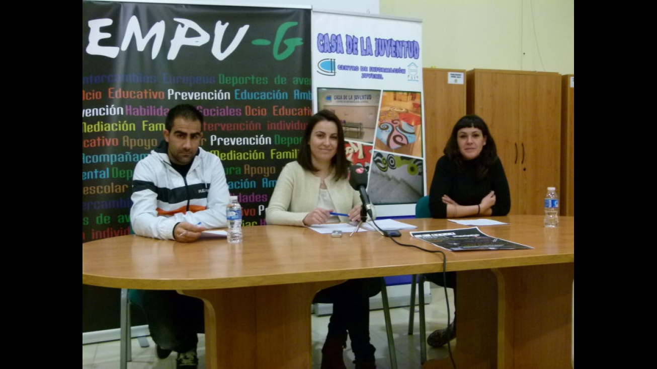 Carmen Beatriz Alcolea (centro), junto a técnicos del proyecto EmpuG