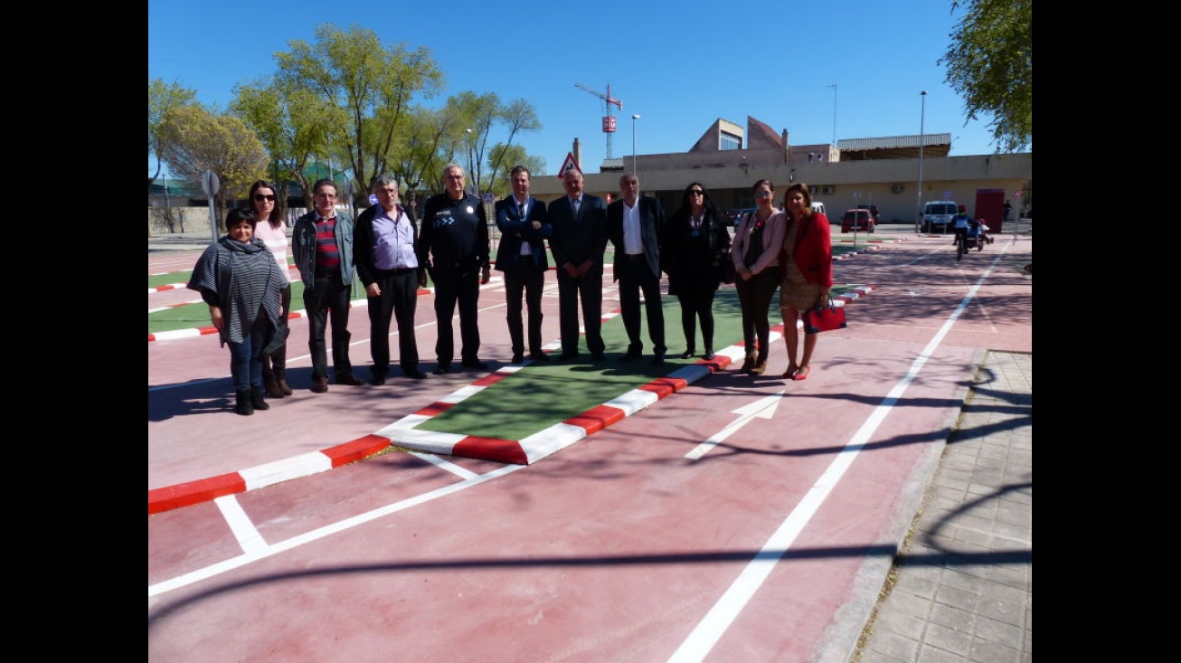 El alcalde inaugura un nuevo parque de seguridad vial junto a la estación de autobuses