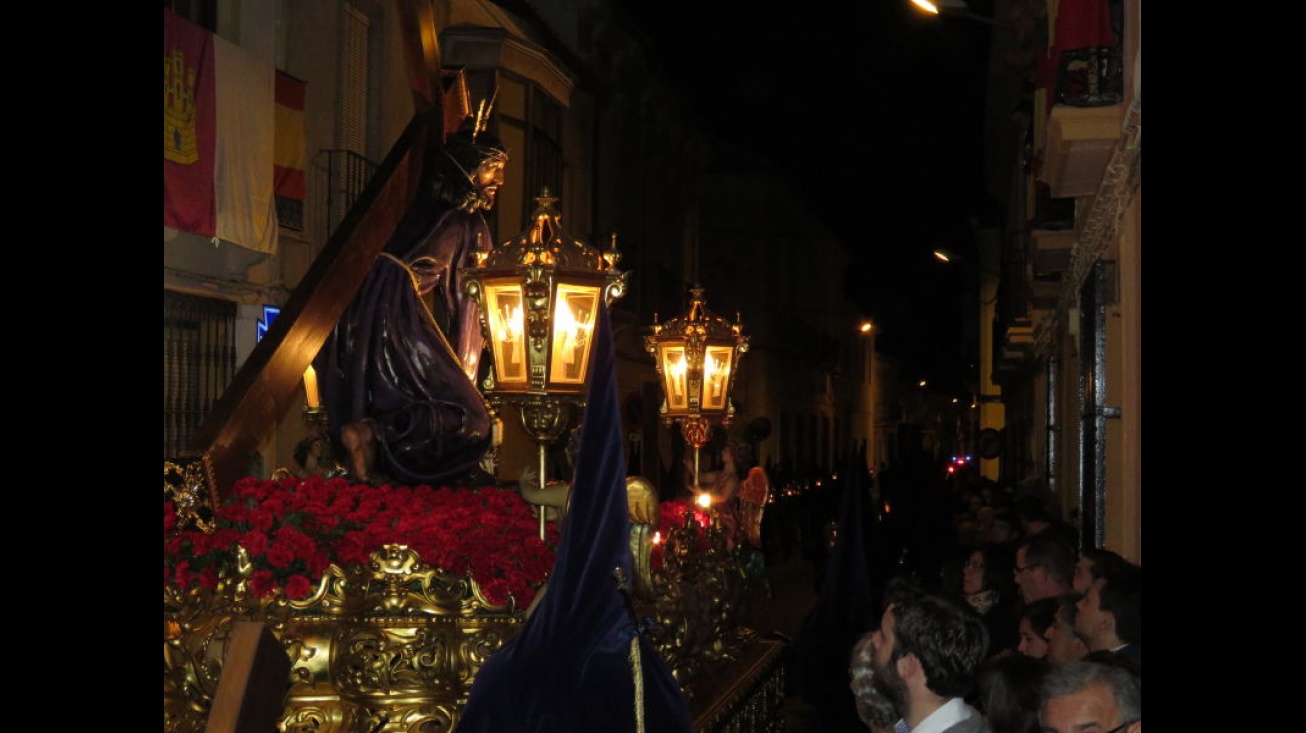 Imagen de Jesús del Perdón ante los fieles en la calle Monjas