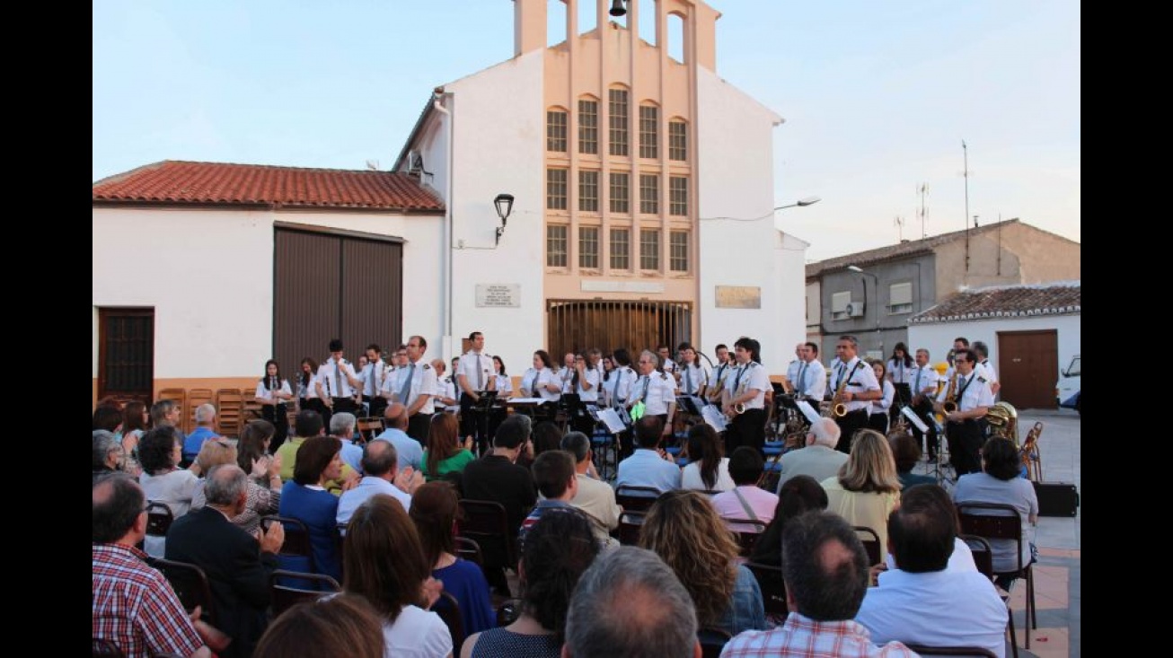 Actuación en la plaza de la Divina Pastora