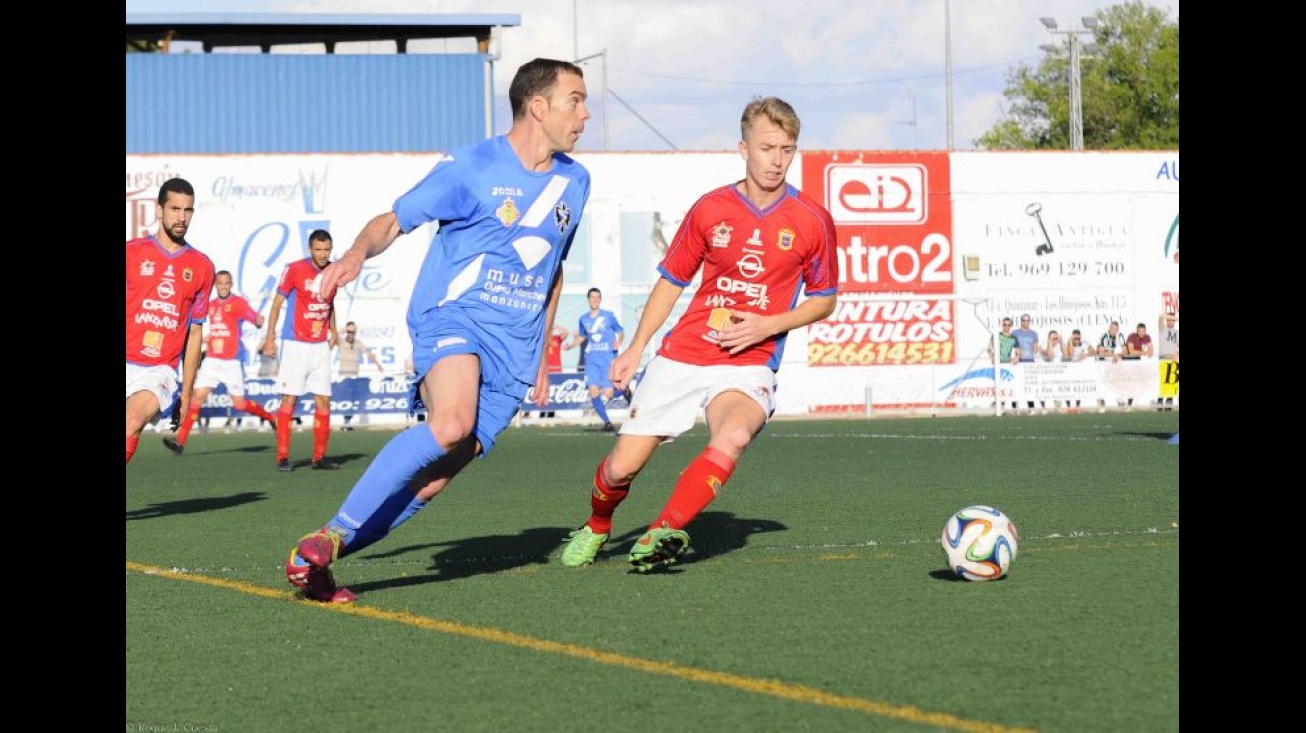 Raúl Castillo, máximo goleador del Manzanares CF. Foto: Roque J. Cuesta