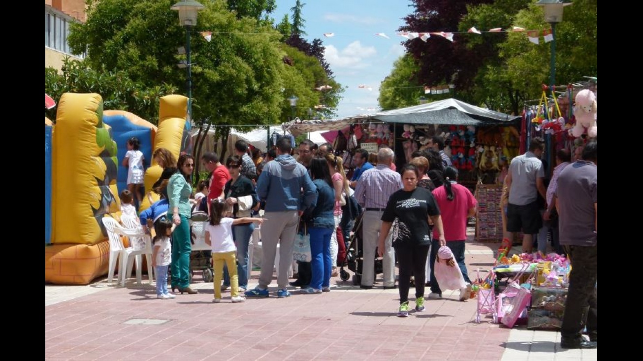 Vista de una de las calles de barrio en las fiestas de 2014