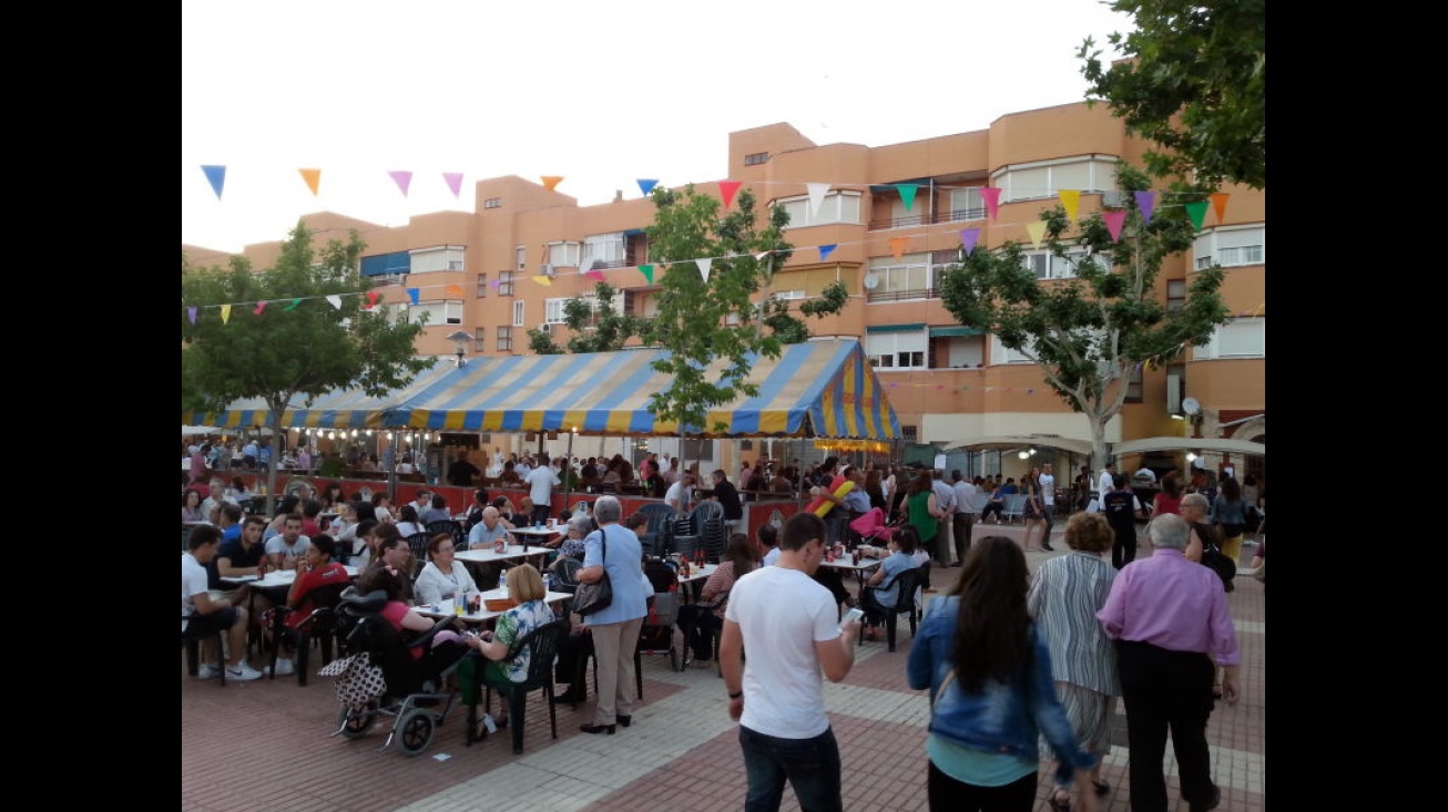 Ambiente en el barrio el domingo por la tarde