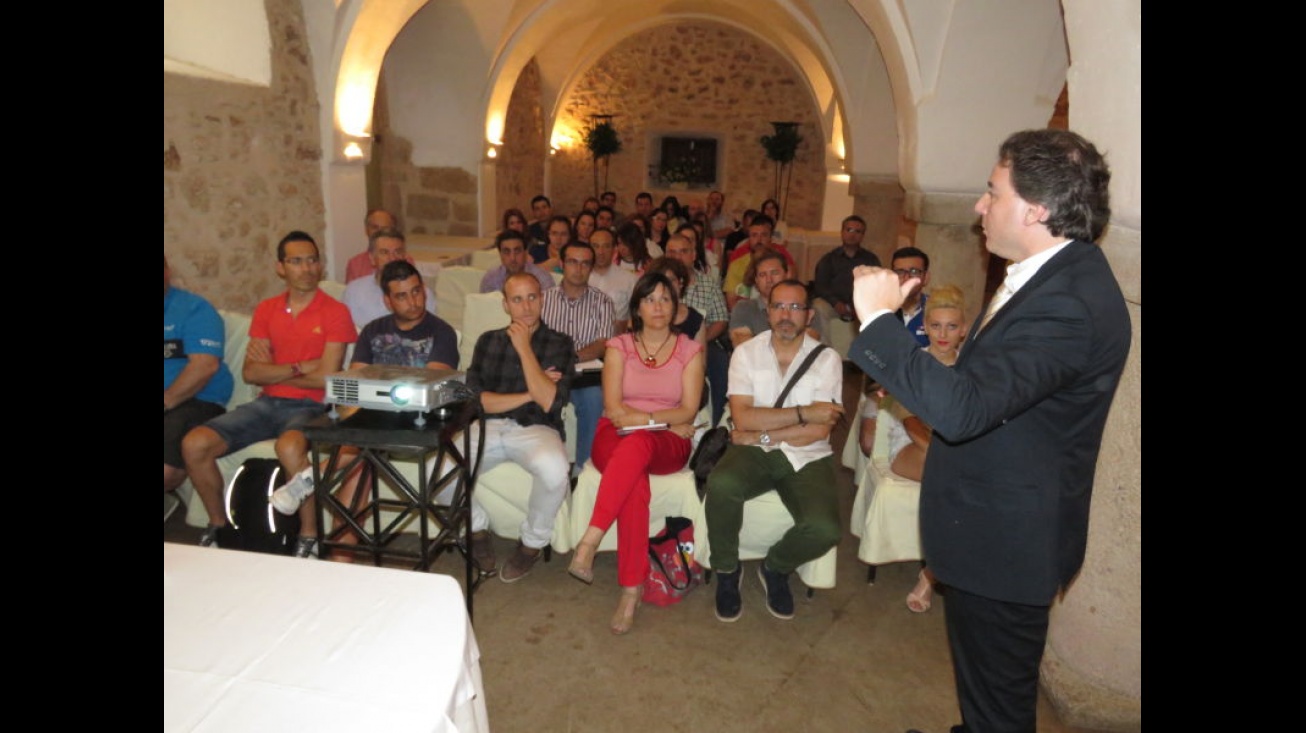 Jorge Hierro, durante el taller celebrado en el Castillo de Pilas Bonas