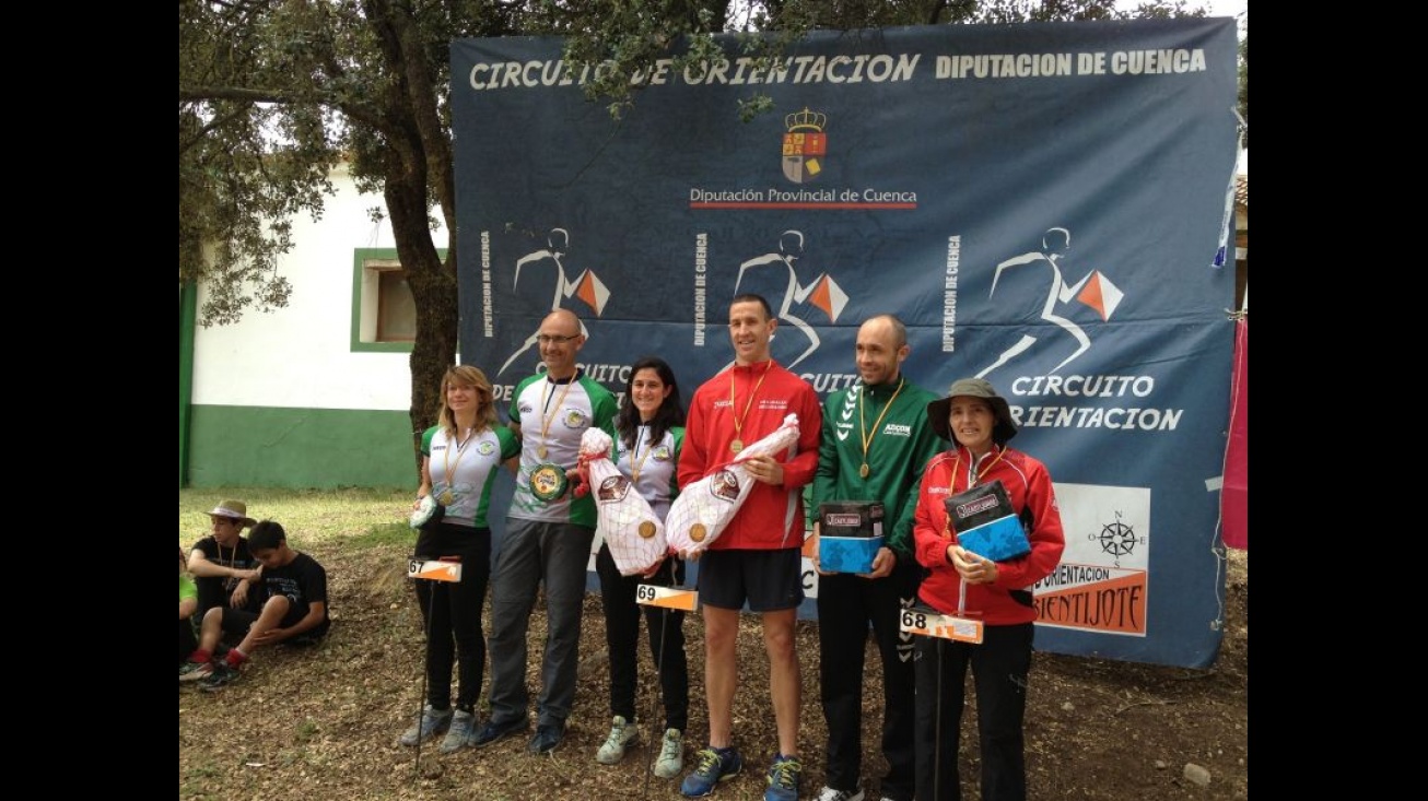 Podium de veteranos con Juan Pedro Trujillo y María José Schez. de la Serrana