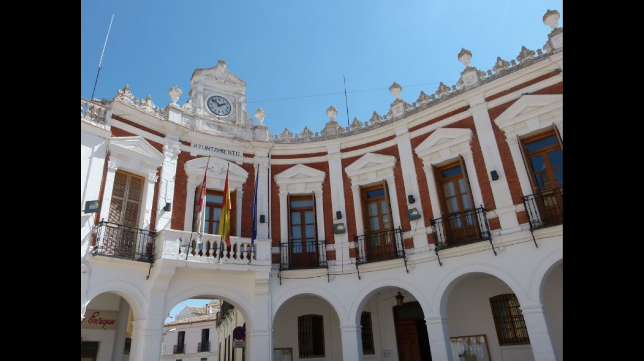 Fachada del Ayuntamiento de Manzanares