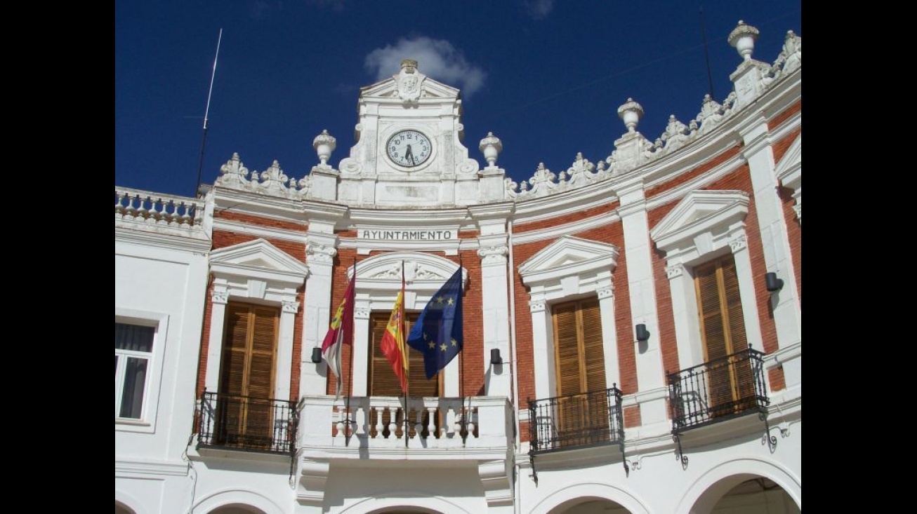 Vista del Ayuntamiento de Manzanares