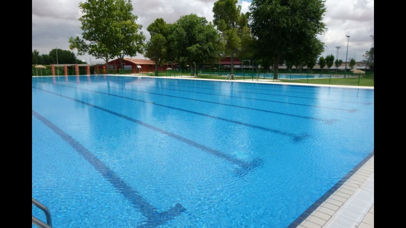 La piscina municipal cuenta con tres vasos recreativos