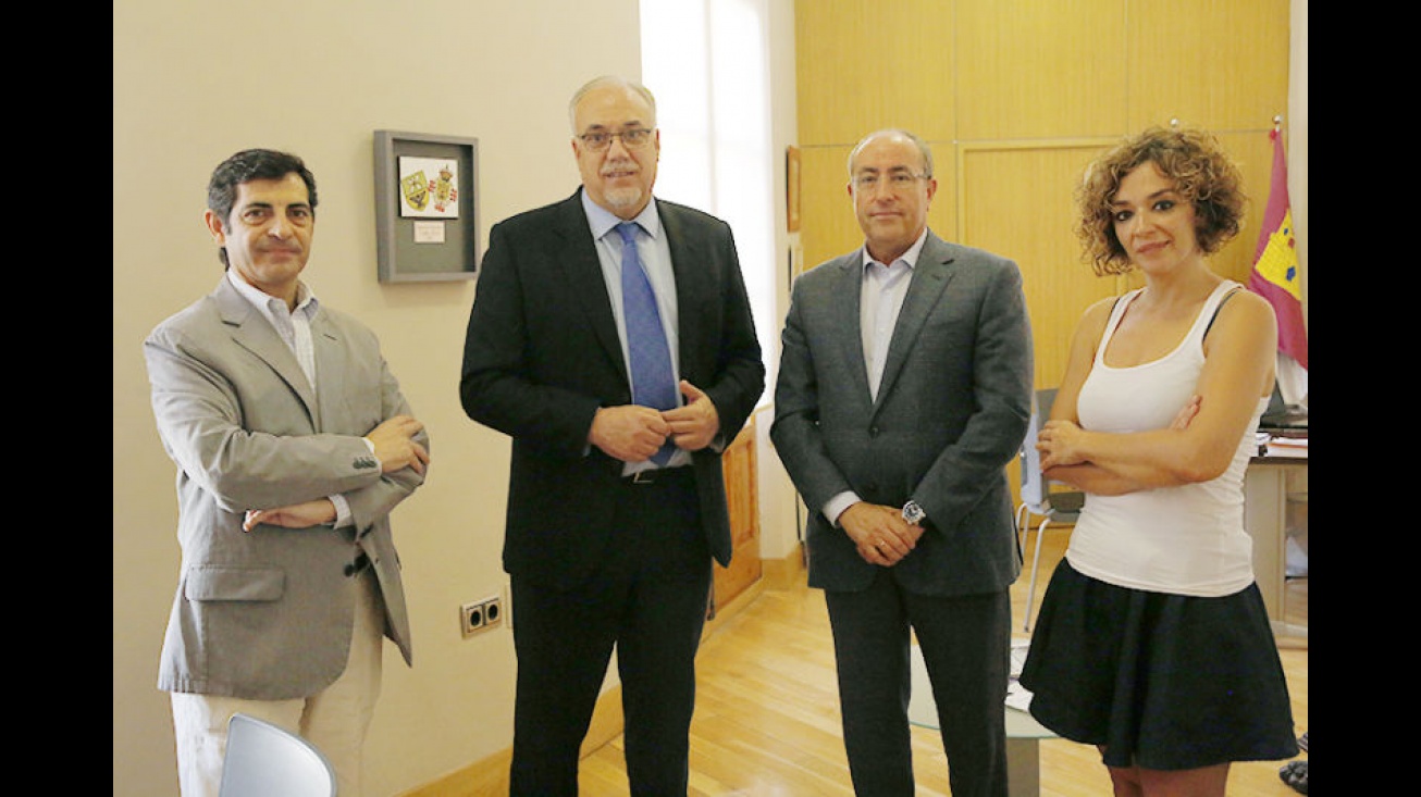 Reunión del Ayuntamiento de Manzanares con la Cámara de Comercio