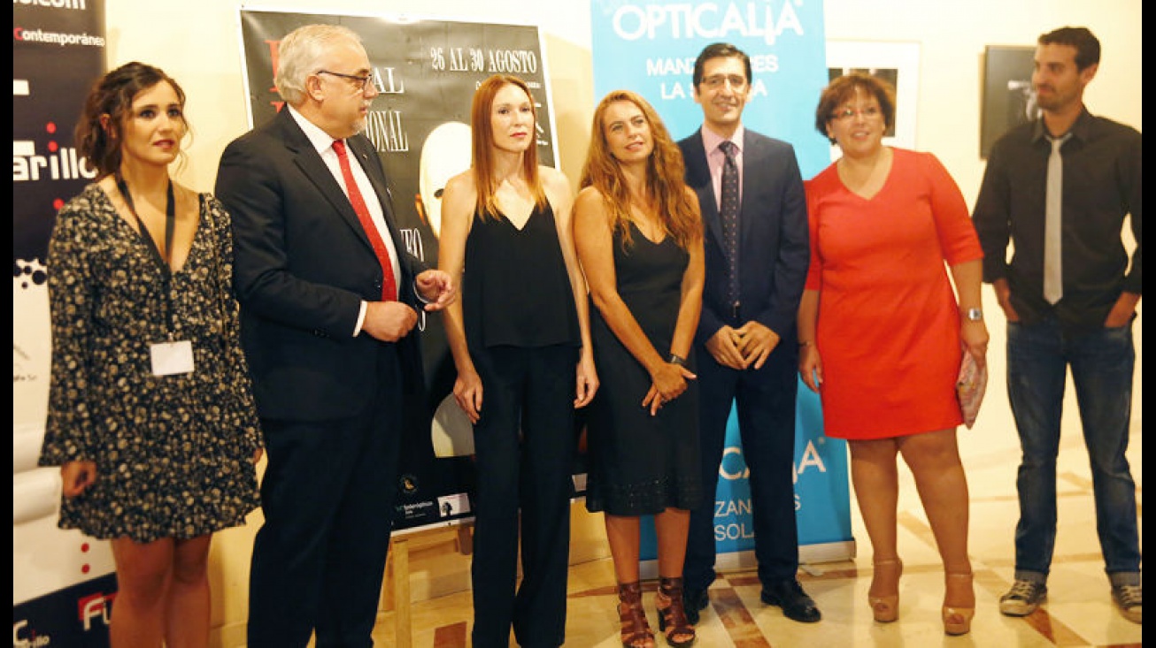 Míriam Rodríguez, Julián Nieva, Verónica Larios, Lola Baldrich, José Manuel Caballero, Carmen Olmedo y Manuel Sánchez-Migallón en la inauguración del FITC Lazarillo