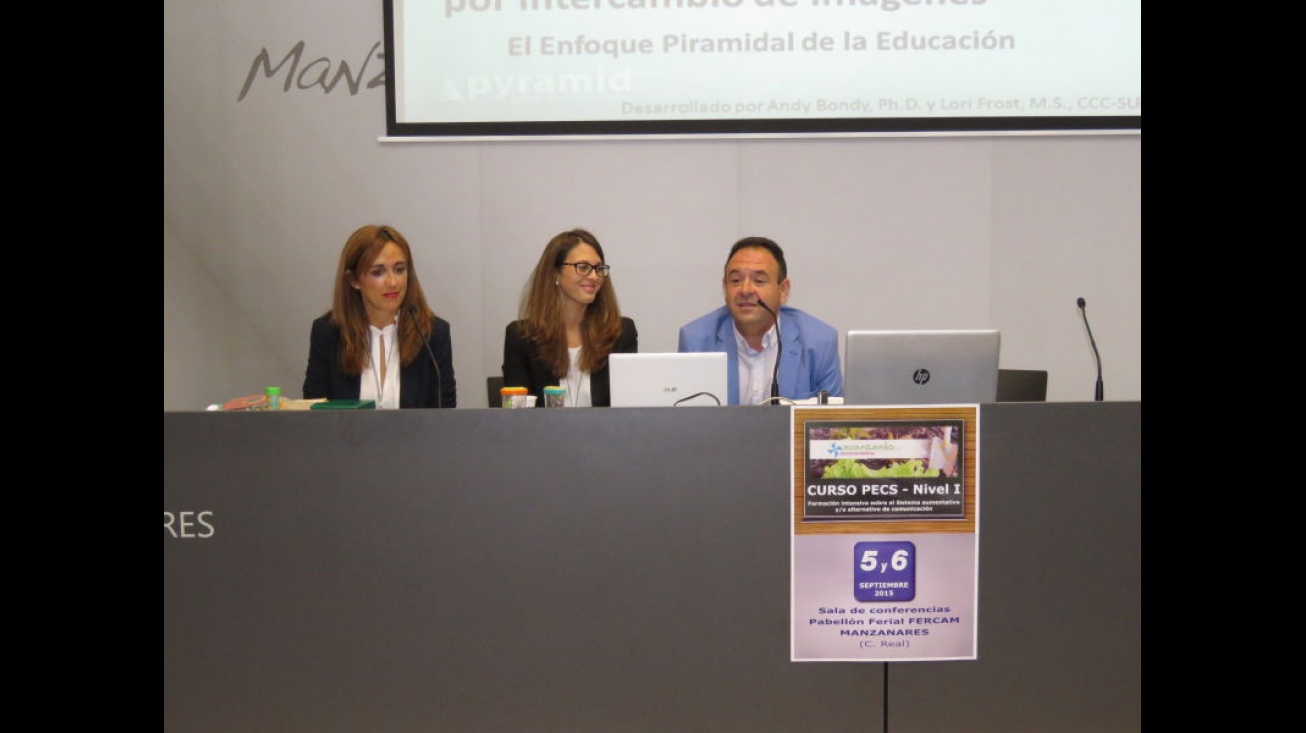 Gema Moreno, Cristina Ibáñez y Juan López de Pablo, en la inauguración del curso