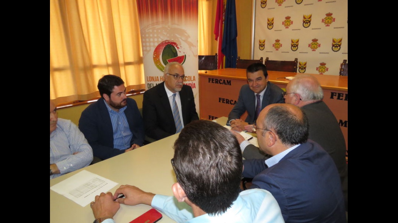 Mesa de la Lonja del Melón y la Sandía, presidida por el Consejero de Agricultura