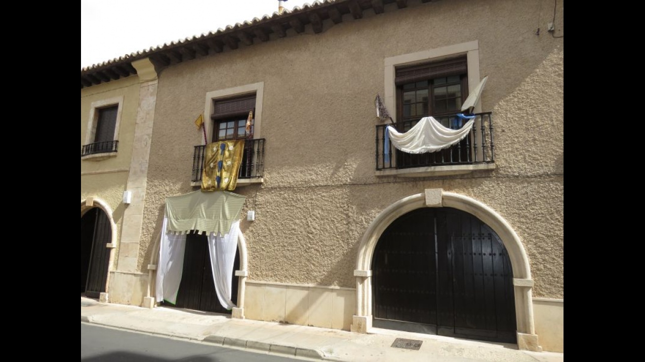 Una de las fachadas participantes en la calle Jesús del Perdón