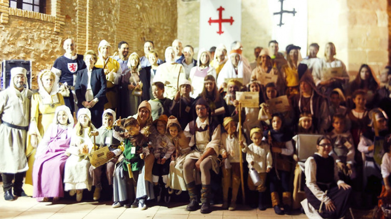 Foto conjunta de participantes y autoridades tras la clausura de las jornadas