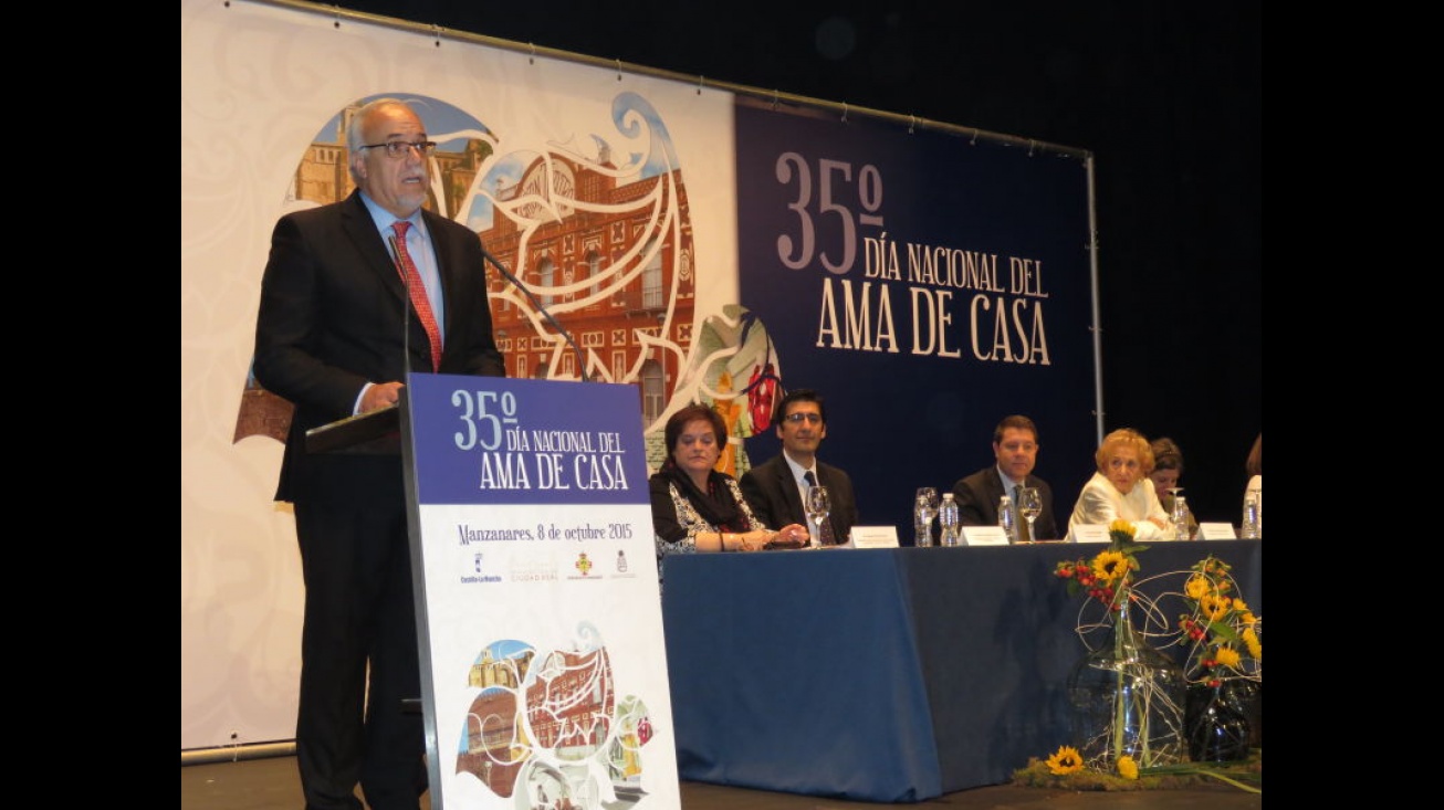 Intervención del alcalde de Manzanares en el Día de las Amas de Casa