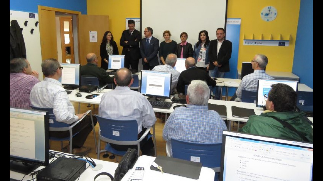 Inauguración del CiberCaixa del Centro de Mayores