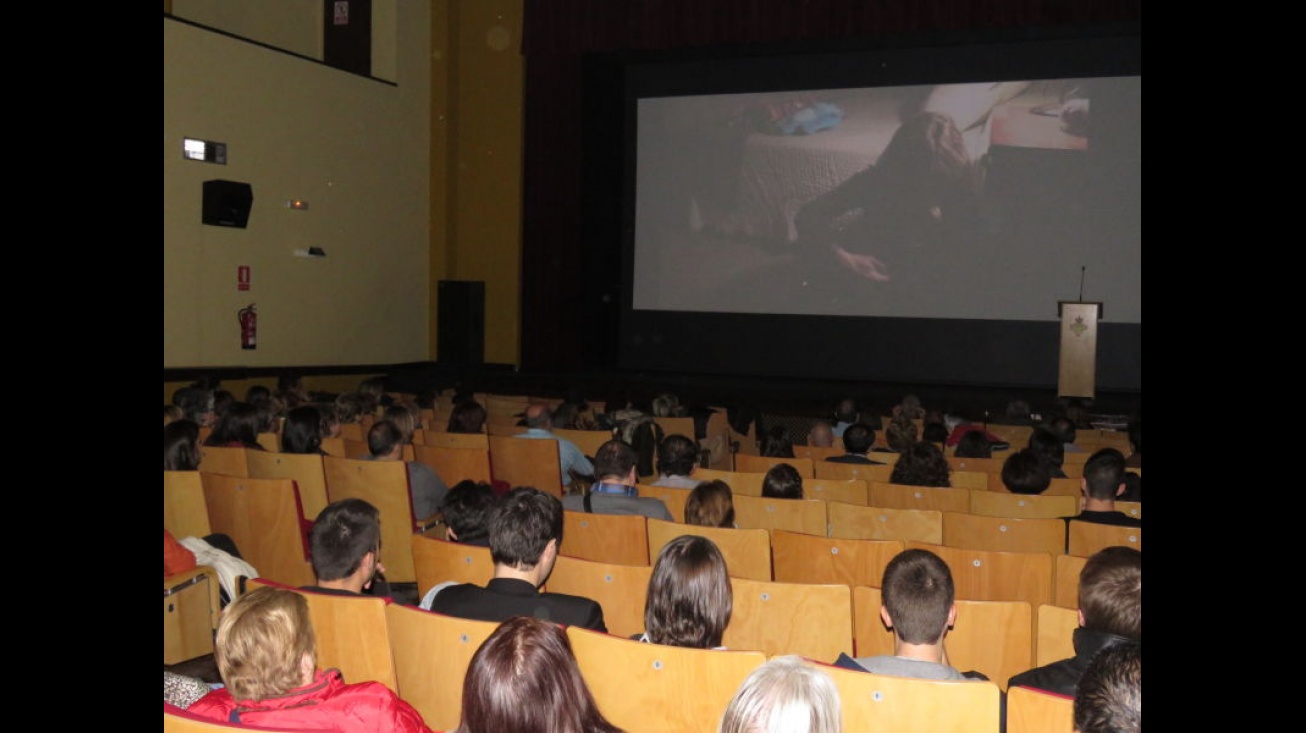 Aspecto de la sala durante el estreno del corto