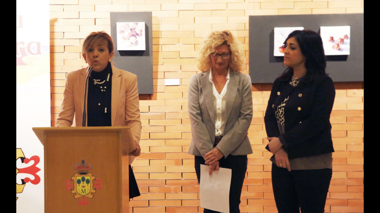 Silvia Cebrián, María José Mira y Gemma de la Fuente durante la inauguración