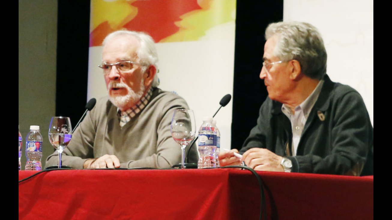 Antonio Fraguas, Forges, junto a Román Orozco durante la charla