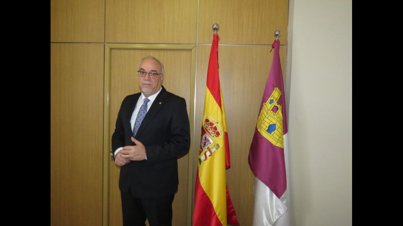 Julian Nieva, Alcalde de Manzanares