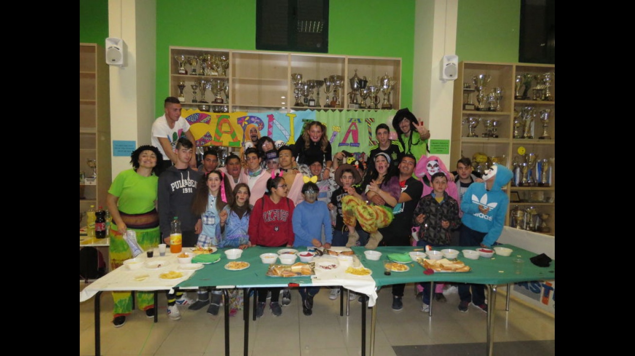 Participantes del Carnaval en la Casa de la Juventud