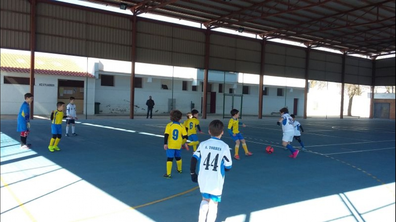 Imagen de uno de los partidos de fútbol-sala de la liga escolar