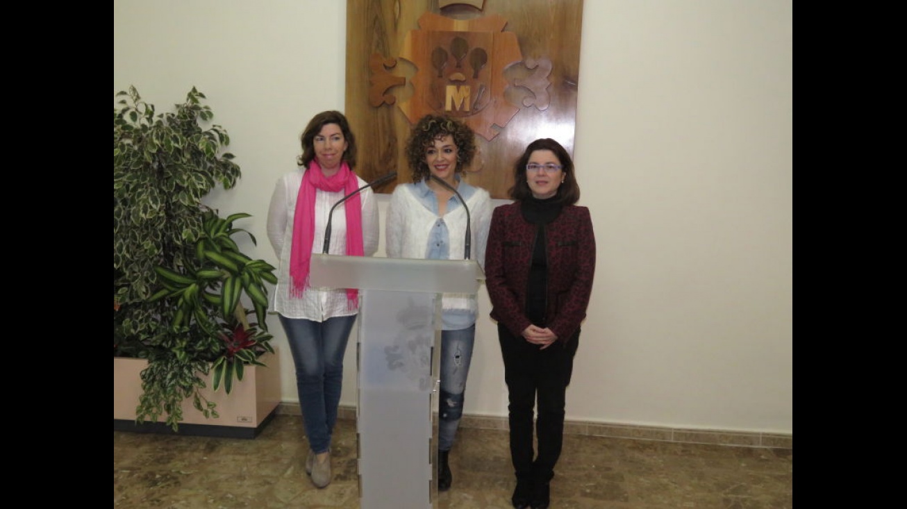 Beatriz Labián junto a responsables de COCEMFE ORETANIA en la presentación del convenio