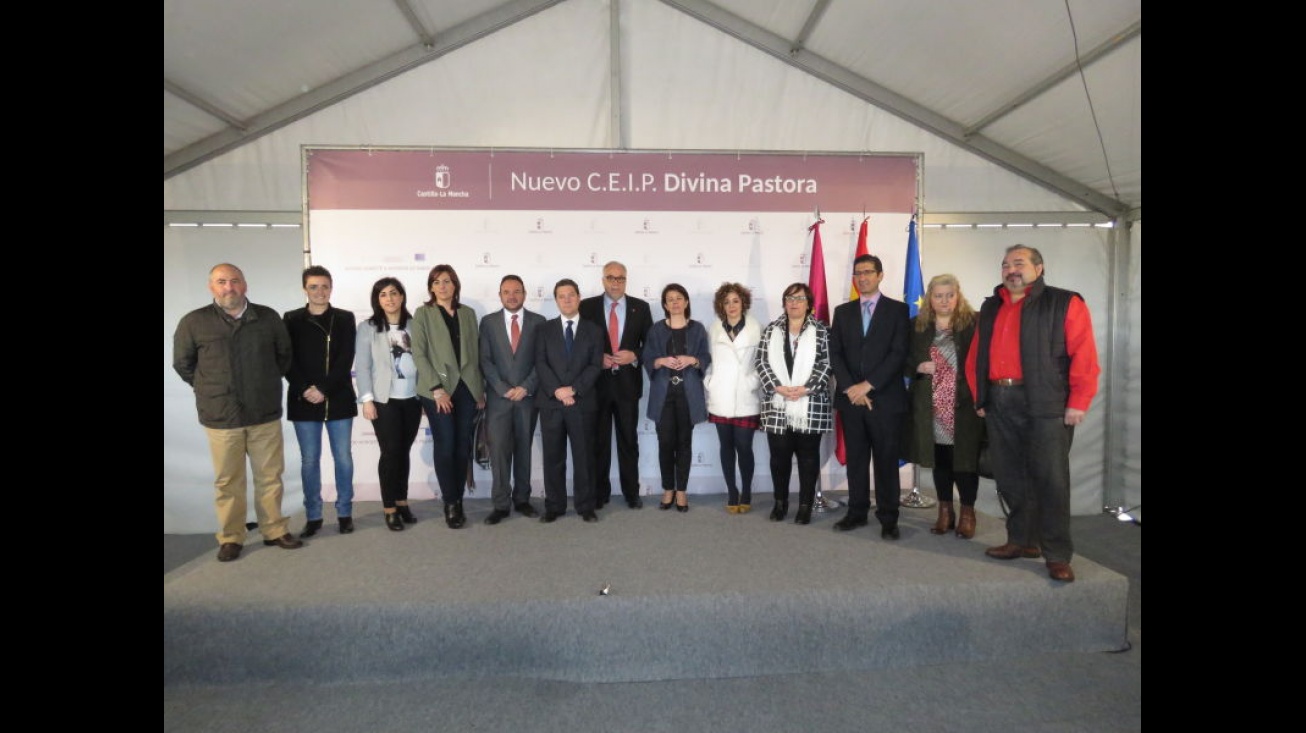 Acto de colocación de la primera piedra CEIP "Divina Pastora