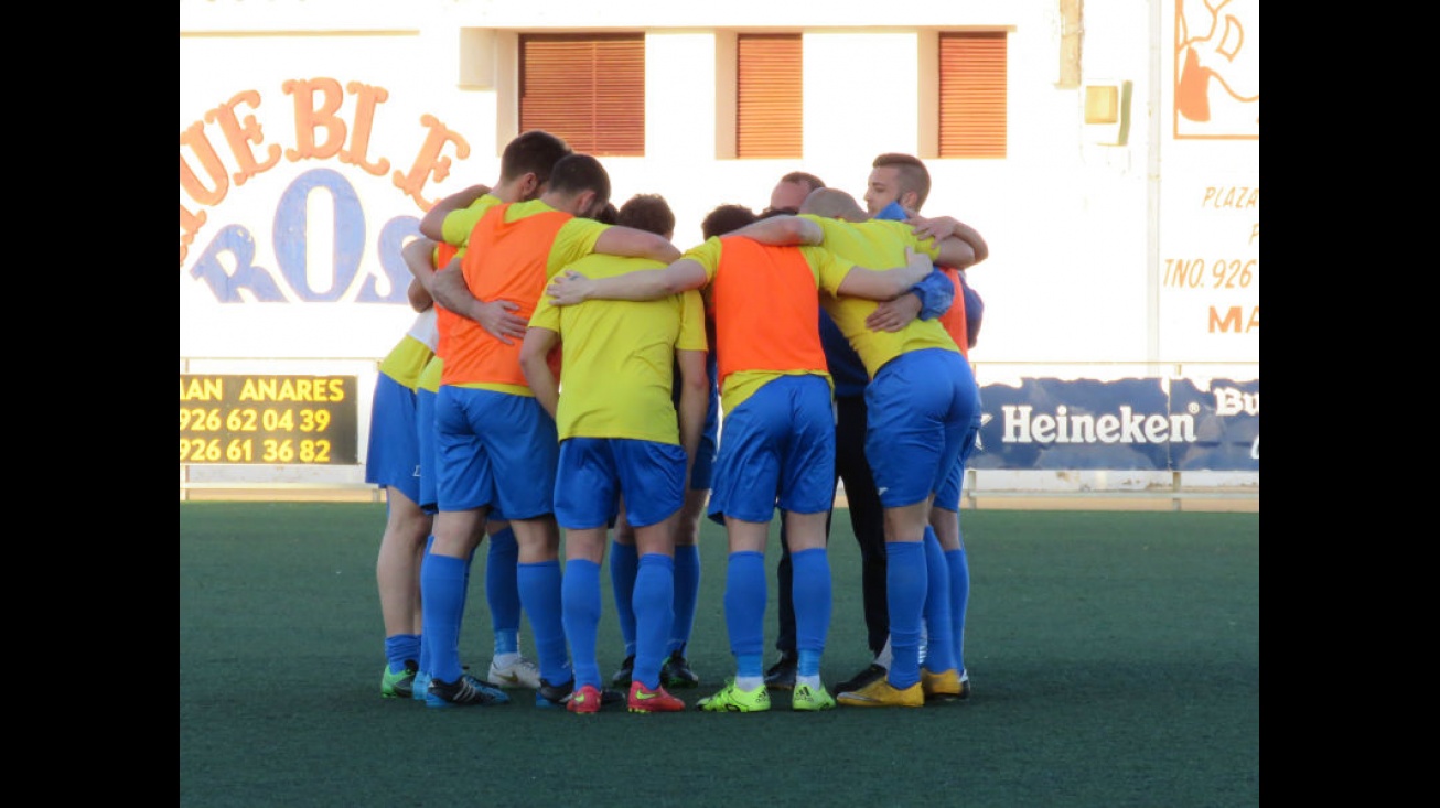 Jugadores del Manzanares, antes de un partido