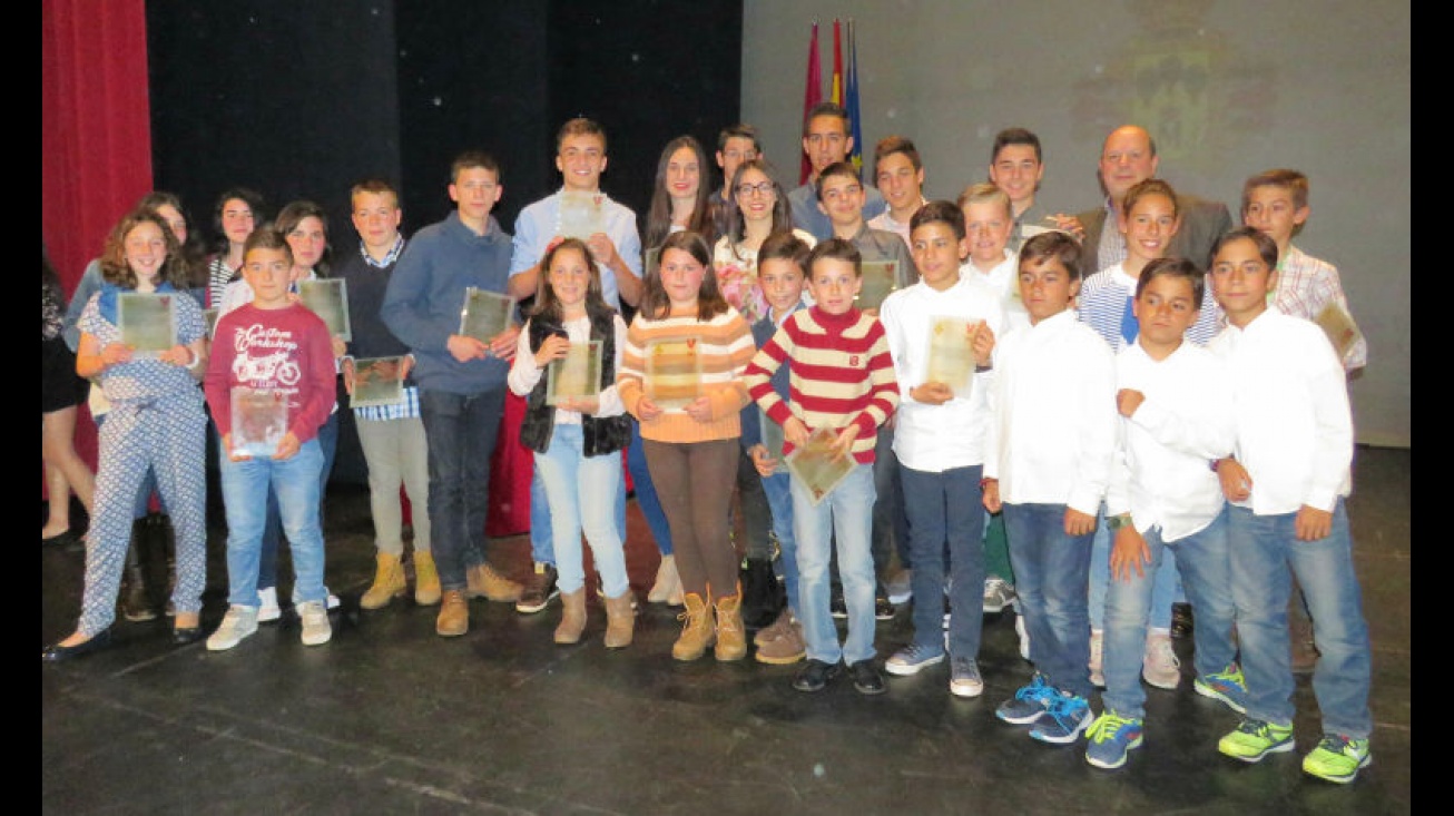 Miembros de la Escuela y Club de Judo Manzanares premiados en la reciente gala del deporte local