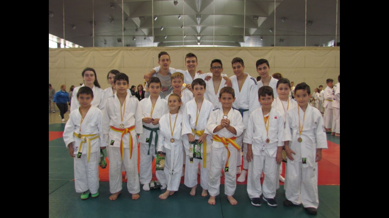 Competidores de la Escuela de Judo de Manzanares en el Trofeo Cañizares