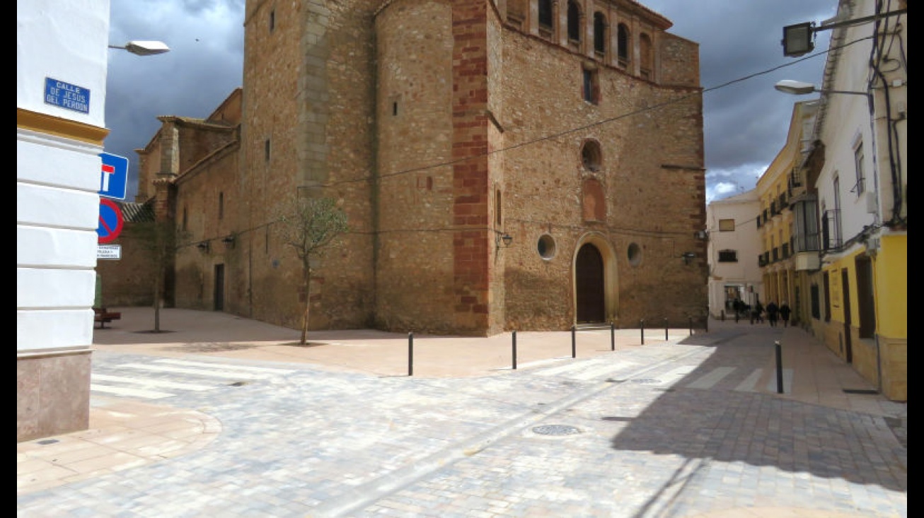 Entrada a la plaza de la Constitución desde la calle Jesús del Perdón