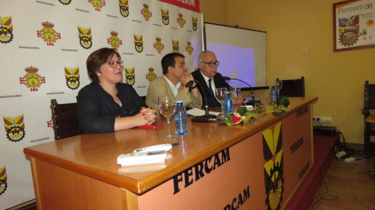 Conferencia en el Salón de Actos del Pabellón Oficial de FERCAM