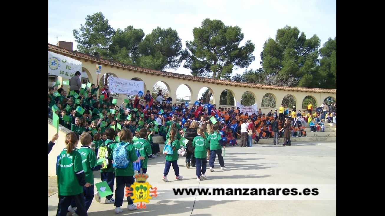 Concentración escolar por la Paz y la no violencia