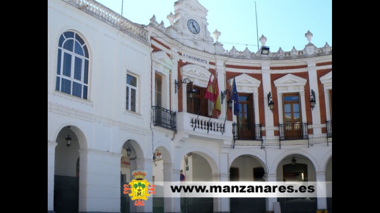 Fachada del Ayuntamiento de Manzanares