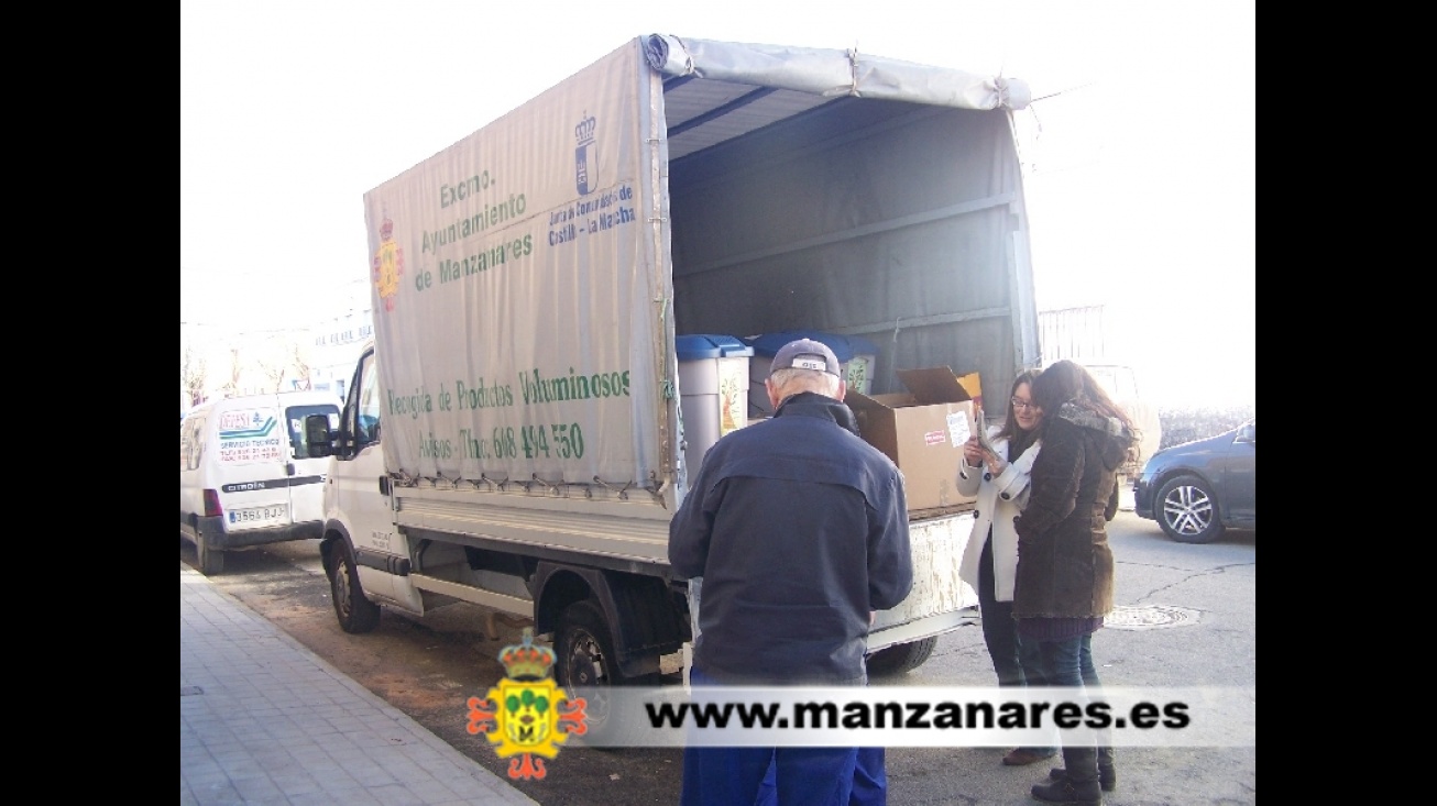 Recogida de papel en Manzanares